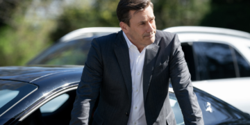 Jon Hamm Plunders the Upper Class in AppleTV’s ‘Your Friends & Neighbors’